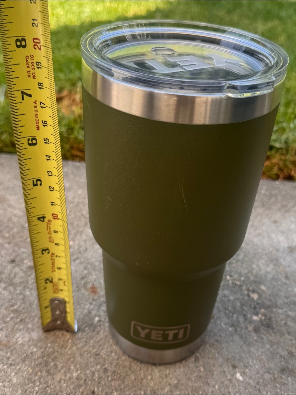 YETI Rambler 30 oz Tumbler - Discontinued Olive Green w/ Lid